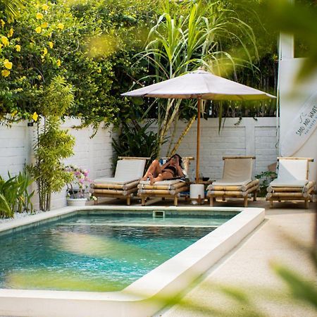 The White Bay Lombok Apartment Kuta  Екстериор снимка