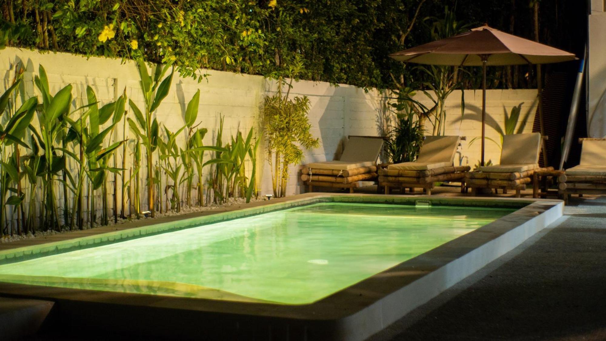 The White Bay Lombok Apartment Kuta  Екстериор снимка