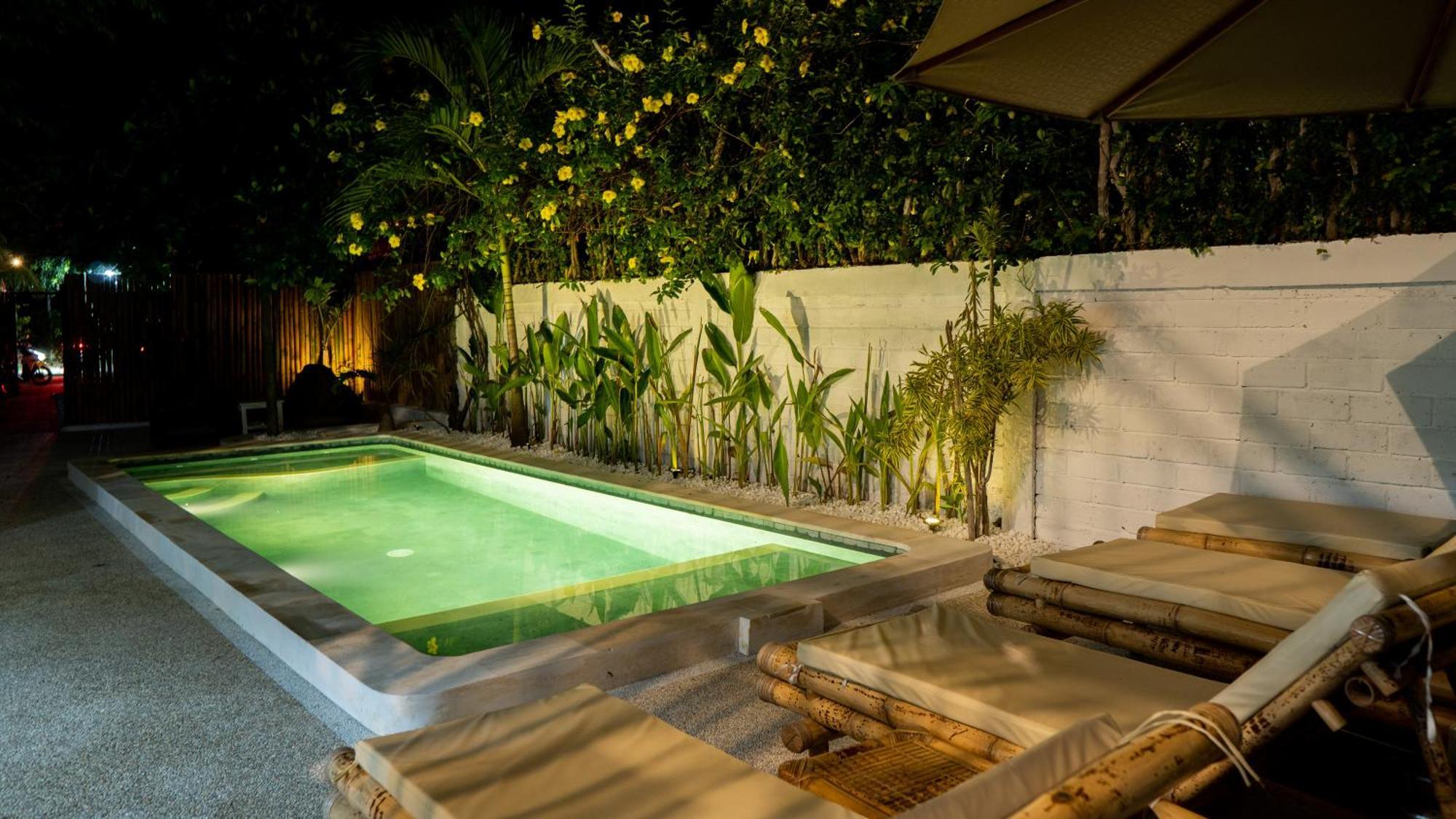 The White Bay Lombok Apartment Kuta  Екстериор снимка