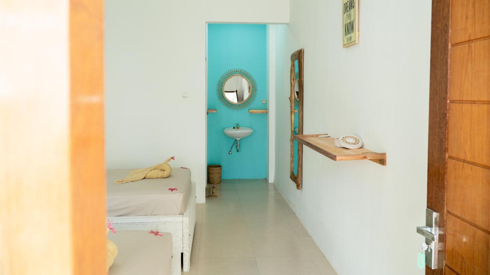 The White Bay Lombok Apartment Kuta  Екстериор снимка