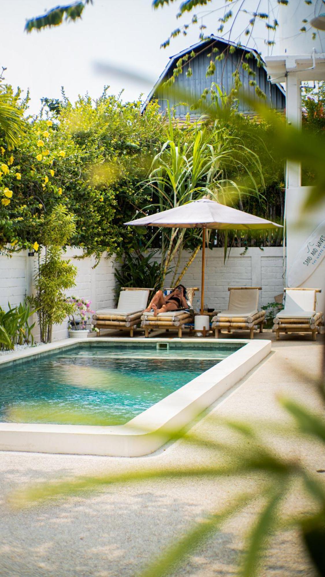 The White Bay Lombok Apartment Kuta  Екстериор снимка