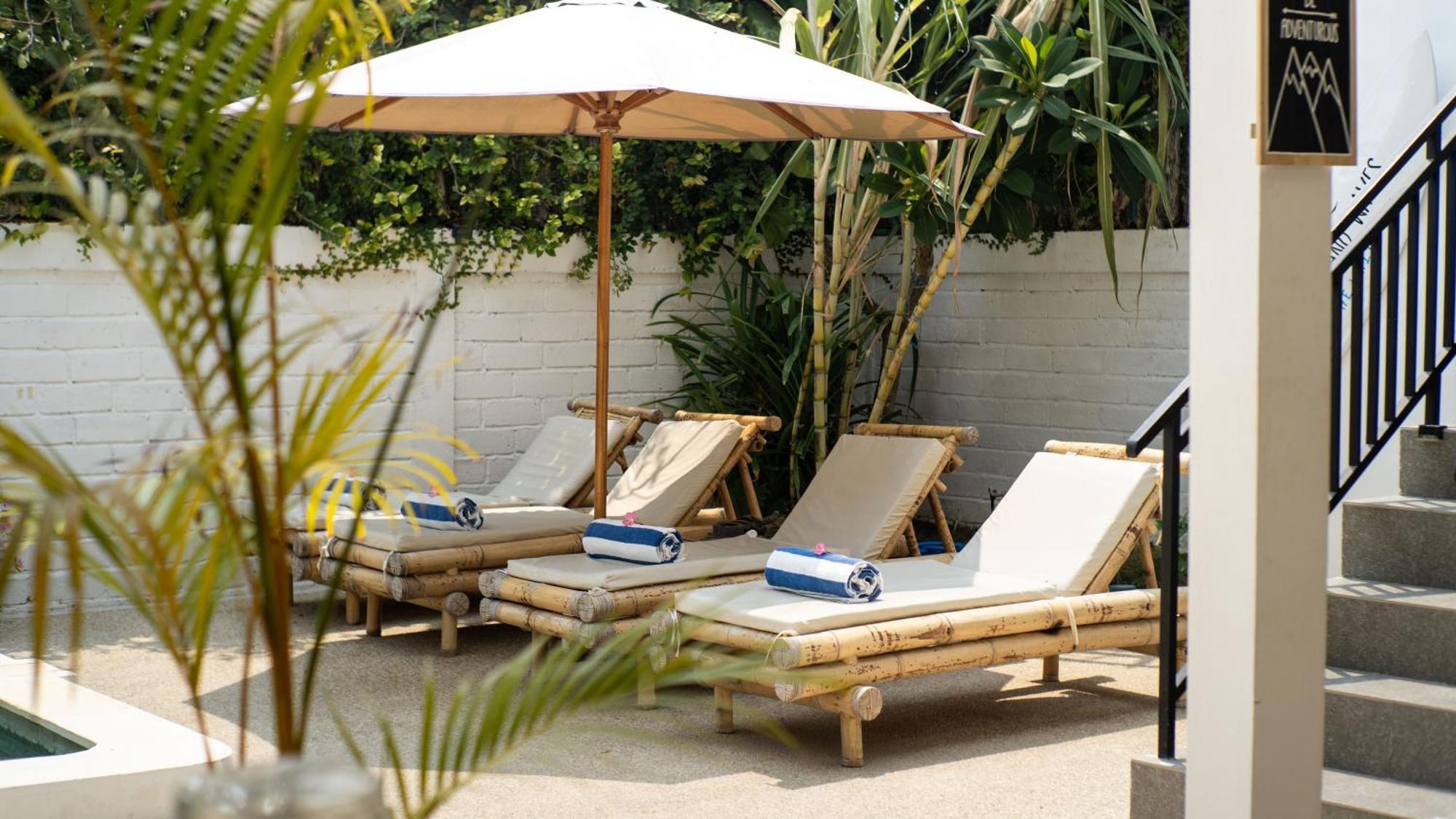 The White Bay Lombok Apartment Kuta  Екстериор снимка